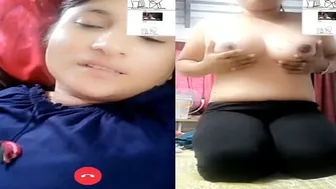 Village Married Woman Flashing Her Boobs On Video Call To Him