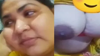 Punjabi Milf Showing Off Her Massive Tits On Video Call Nude