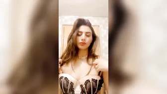 Office Babe Flashing Her Juicy Tits During Lunch Break Secretly