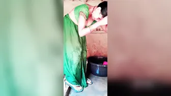 Village Wife Bathing Completely Naked Caught On Hidden Camera