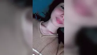 Cute GF Taking Topless Selfies Leaking Online Today