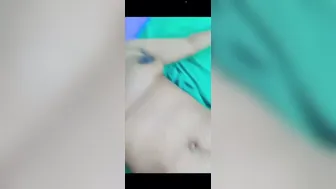 Aunty Stripping Down And Spreading Her Pussy On Camera For Us
