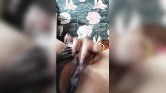 Fingering Married Bhabhi Until She Cums Hard On Camera