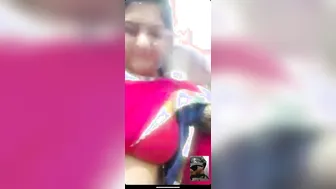 Busty Desi Aunty Stripping Naked Fingering On Video Call
