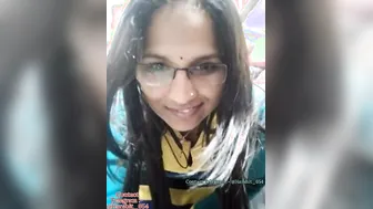 Horny Aunty Tasting Her Own Juice While Fingering Herself