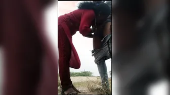 Horny Neighbor Aunty Sneaking Out For Outdoor Fun With Me