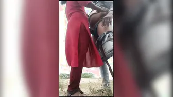 Horny Neighbor Aunty Sneaking Out For Outdoor Fun With Me