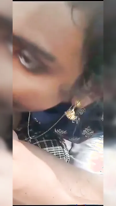 Tamil GF Giving Outdoor Blowjob In Risky Public Spot
