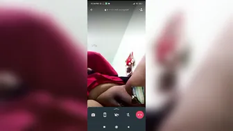 Married Aunty Spreading Her Pussy During Naughty Video Call