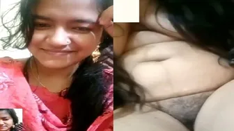 Desi GF Getting Naked For Boyfriend On Video Call