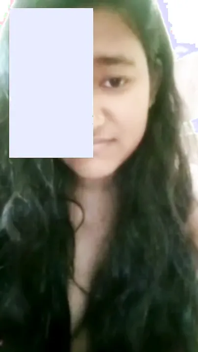 Desi GF Getting Naked For Boyfriend On Video Call