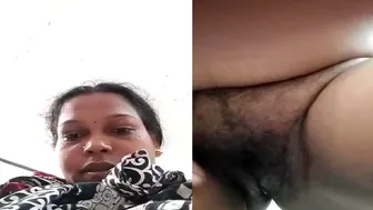 Village Aunty Showing Her Pussy To Lover During Secret Chat