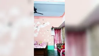 Busty Bhabhi Naked And Fingering Her Dripping Pussy On Video