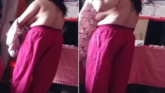 Aunty Flaunting Her Big Tits While Changing Saree At Home