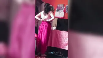 Aunty Flaunting Her Big Tits While Changing Saree At Home