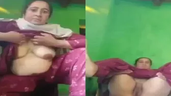 Busty Aunty Sending Naughty Nude Clips To Her Secret Lover