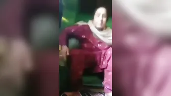 Busty Aunty Sending Naughty Nude Clips To Her Secret Lover