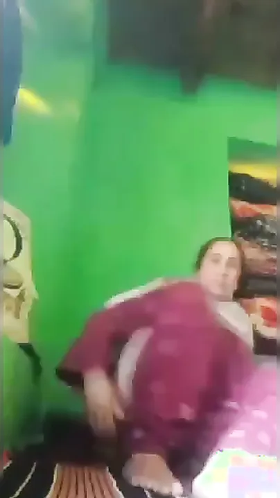 Busty Aunty Sending Naughty Nude Clips To Her Secret Lover