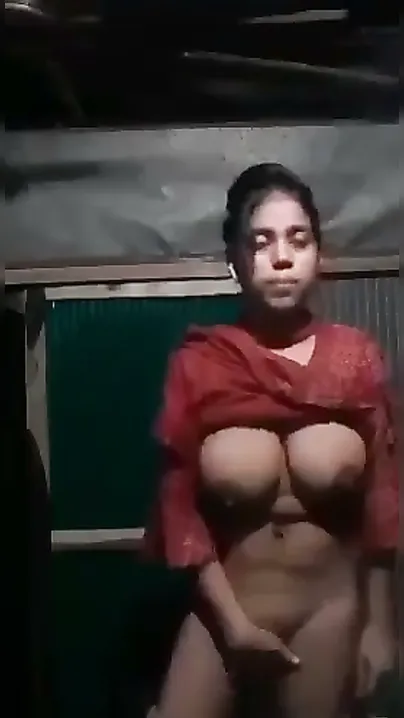 Village Gf Fingering Her Wet Pussy In Front Of Camera Alone
