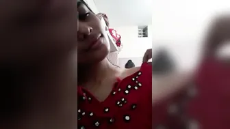 Horny Desi Girl Fondling Her Big Boobs In Private Video