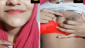 Bengali GF Moaning While Getting Fingered In Bedroom
