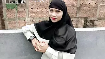 Desi Hijab Girl Giving Sloppy Blowjob In Leaked Bedroom Video