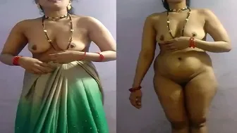 Desi Bhabhi Slowly Unwrapping Saree Showing Nude Body To Lover