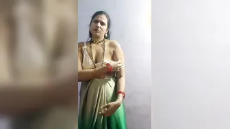Desi Bhabhi Slowly Unwrapping Saree Showing Nude Body To Lover