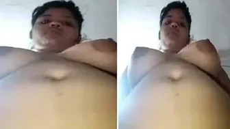 Village GF Exposing Her Big Boobs In A Selfie Video