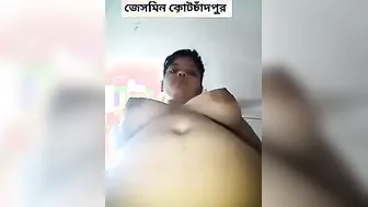 Village GF Exposing Her Big Boobs In A Selfie Video