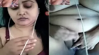 Bhabhi In Violet Bra Stripping Naked On Video Call With Lover