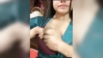 Married Bhabhi Exposing Her Huge Tits For Her Secret BF