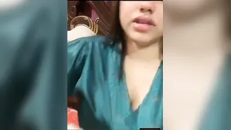 Married Bhabhi Exposing Her Huge Tits For Her Secret BF