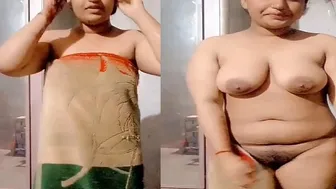 Chubby Girl With Big Boobs Removing Towel Showing Nude