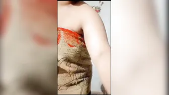 Chubby Girl With Big Boobs Removing Towel Showing Nude