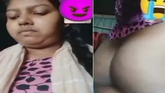 Chubby Desi Babe Teasing With Her Thick Ass In Bedroom Mirror