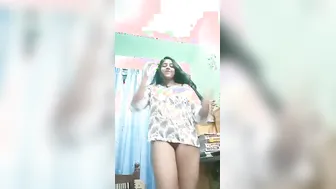 Desi Babe Stripping Completely Naked Showing Everything On Cam