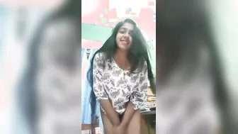Desi Babe Stripping Completely Naked Showing Everything On Cam
