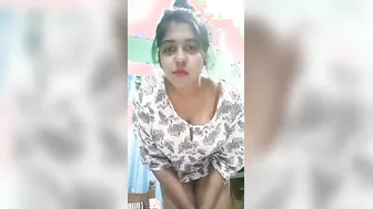 Desi Babe Stripping Completely Naked Showing Everything On Cam