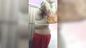 Busty Bhabhi Going Topless Showing Off Her Big Milk Tankers