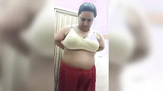Busty Bhabhi Going Topless Showing Off Her Big Milk Tankers