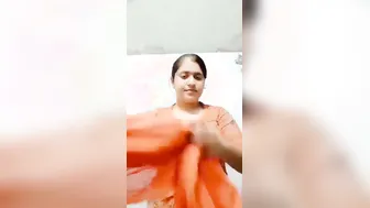 Desi Babe Removing Her Salwar Exposing Massive Boobs Slowly