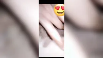 Aunty With Pokies Teasing Her Naked Body During Video Call