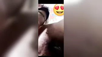 Aunty With Pokies Teasing Her Naked Body During Video Call