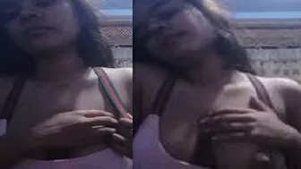 Desi GF Teasing With Her Massive Tits In Homemade Selfie
