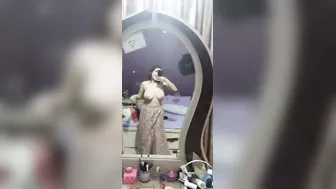 GF Recording Her Huge Tits Topless In Mirror Selfie Vid
