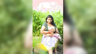 South Indian GF Going Topless Exposing Heavy Boobs