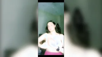 Hot Babe Revealing Her Big Assets On Camera Going Viral Fast