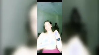 Hot Babe Revealing Her Big Assets On Camera Going Viral Fast
