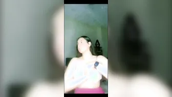 Hot Babe Revealing Her Big Assets On Camera Going Viral Fast